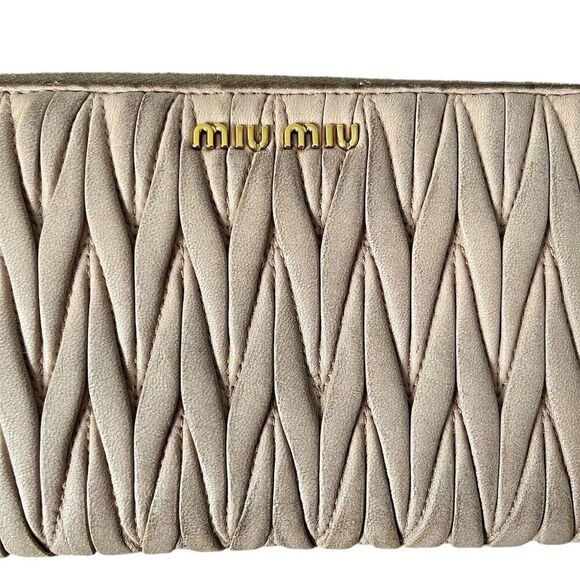 Miu Miu Women's Light Pink Zip-Around Wallet - Picture 2 of 11